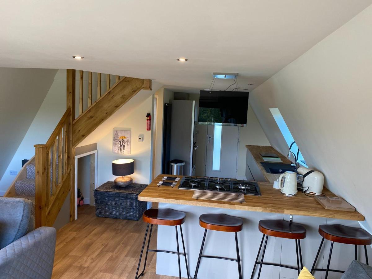 Widgeon Bespoke Cabin Is Lakeside With Private Fishing Peg, Hot Tub Situated At Tattershall Lakes Country Park Exterior foto